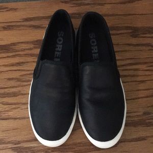 Sorel women’s black slide on. Size 8